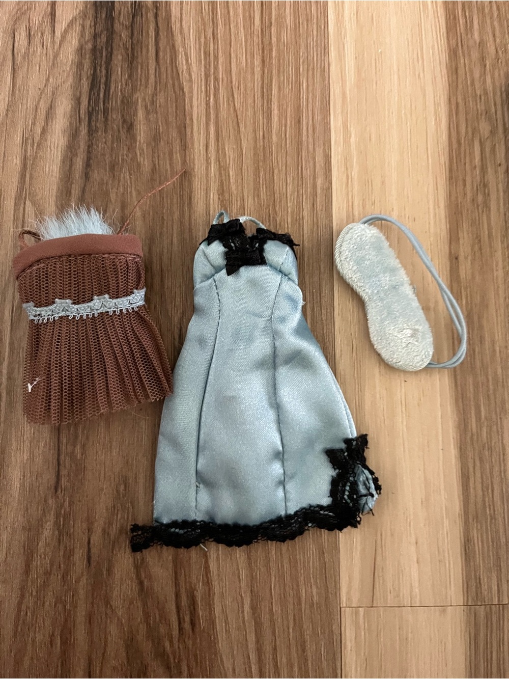 Bratz Nighty Nite Cloe Doll Night Slip Eye Mask Top